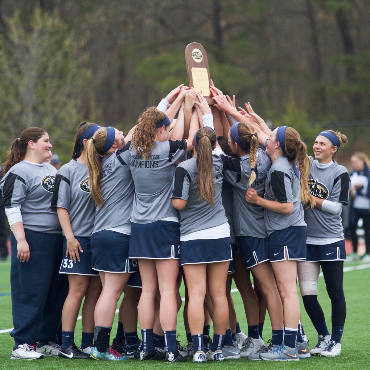 SJLIAthletics's tweet image. #SJCLI WLAX: 2016 @Skylineconf Champions! #backtoback #GoldenEra #flywithus #d3lax