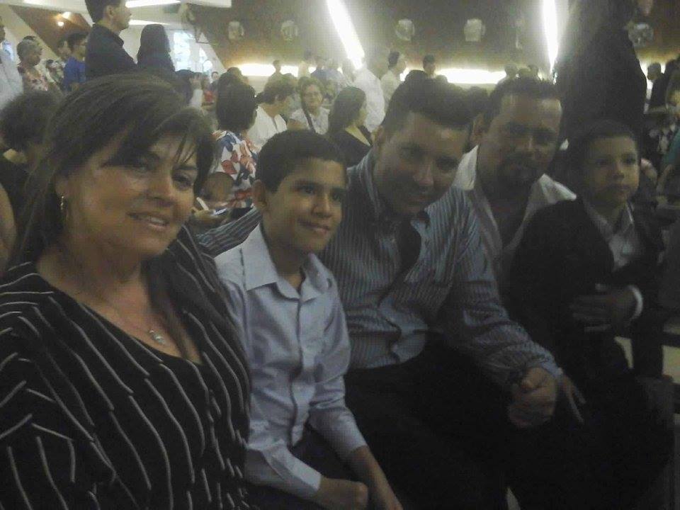 fausto_jes's tweet photo. EN EL DIA DEL BAUTIZO DE MI HIJO ELIAN JUNTOS KN MIS COMPADRES RODDY VELASQUEZ https://t.co/HG4SbfvXIS