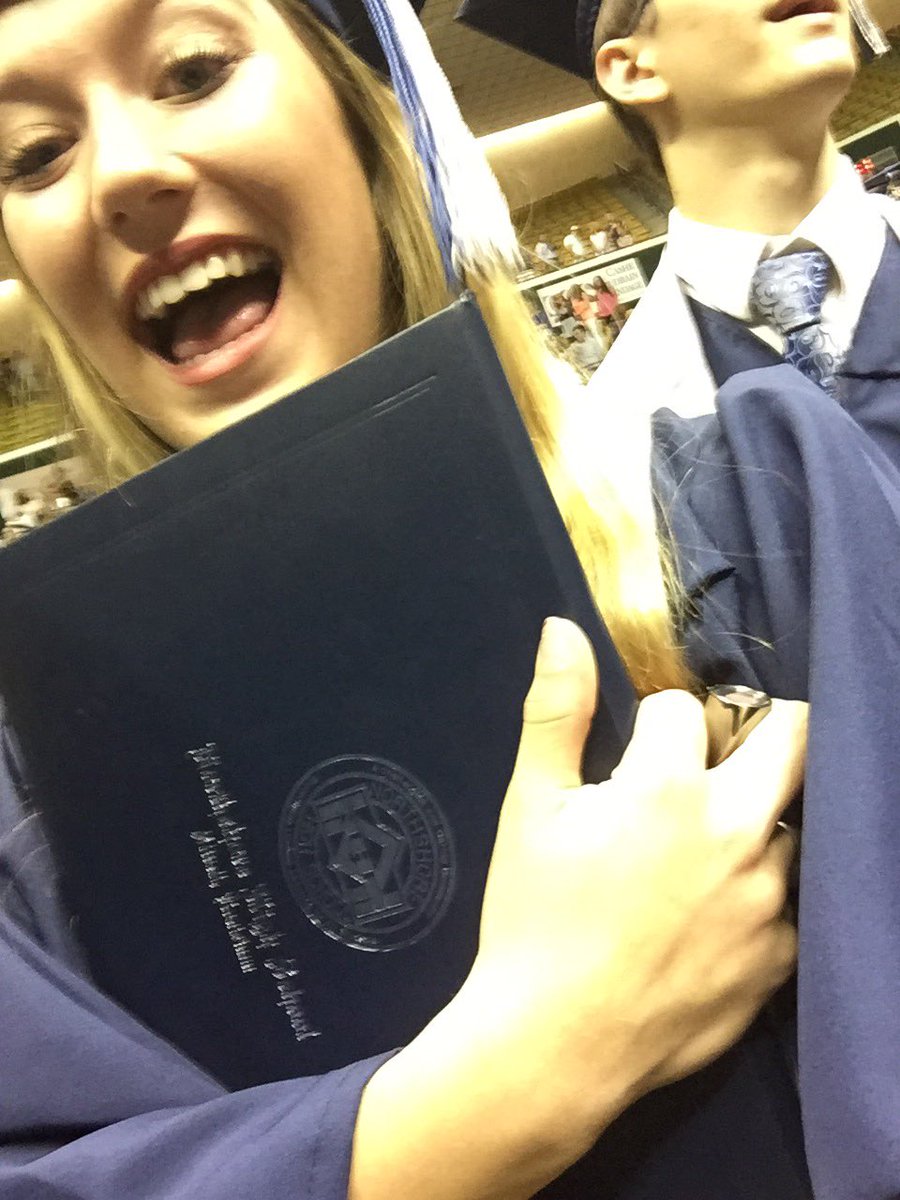 kristinemarieee tweet picture