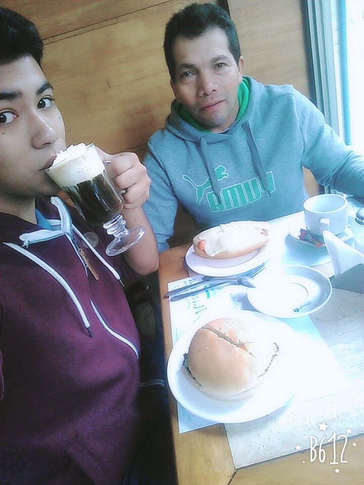 BenjaminAle310's tweet photo. Algo poco #followme #FelizSabado #desayunando #SabadoDeGanarSeguidores #EsteFinde https://t.co/fcXRO1eU8V