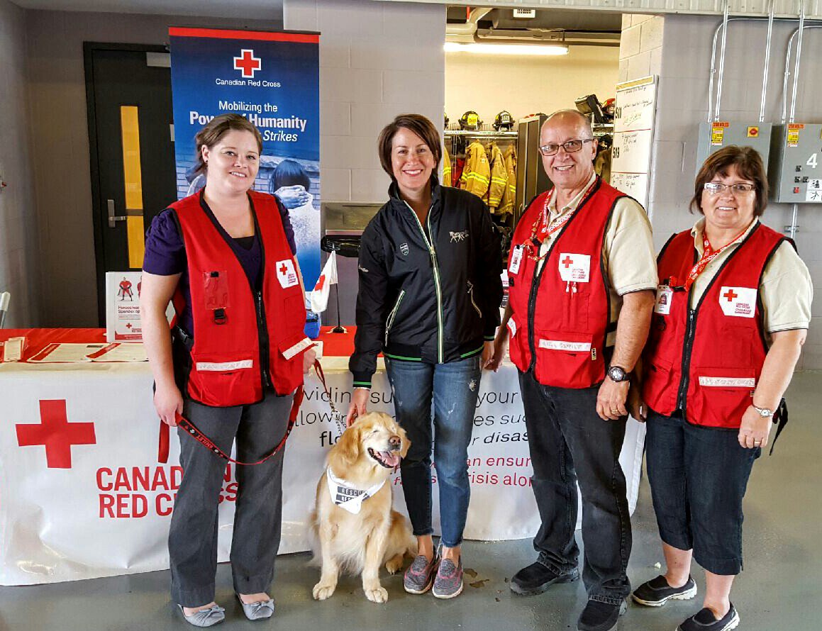 LunaticTheHusky's tweet photo. #epw2016 event. #inyourkit #volunteer #preparedness @gta_dm @Mysmileydog @RedCrossTalk https://t.co/my3FjMrMah