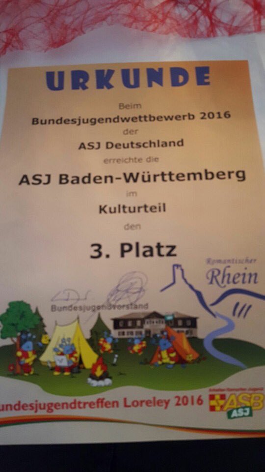 ASJ_Pforzheim's tweet photo. Yes, der 1. Pokal ging an uns! Wir haben den 3. PLATZ beim Kreativteil belegt! https://t.co/Zf8iiRA9qG