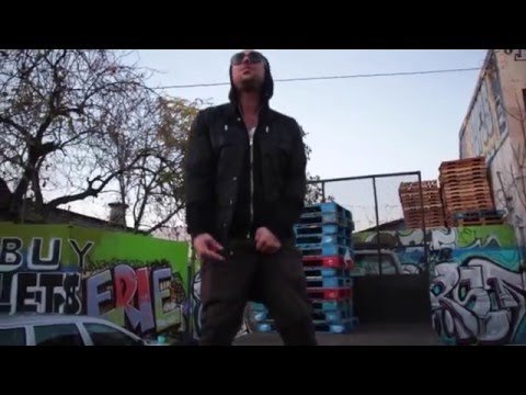 TheMoonRox's tweet photo. New #EDM music - My Life - Official Video https://t.co/WIfBExcAMB https://t.co/oA9QvC6qCG
