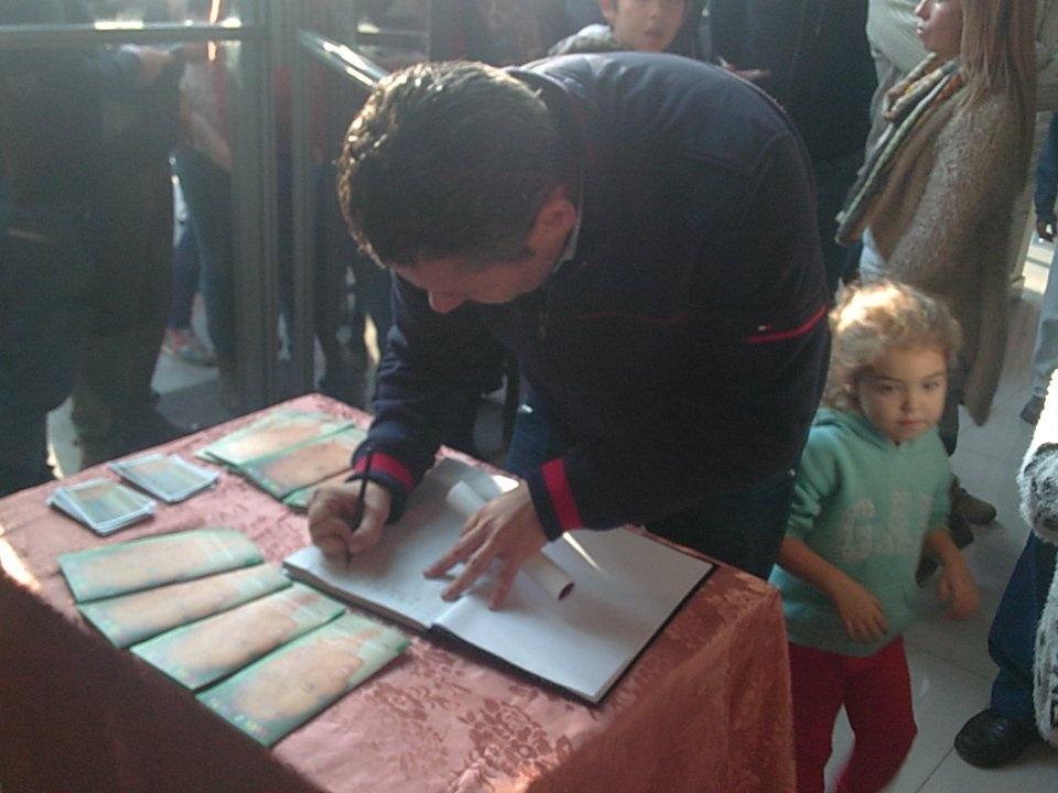 HCDMerlo's tweet photo. @gustavomenendez presente en la muestra de Evita https://t.co/83dYcTWdJI