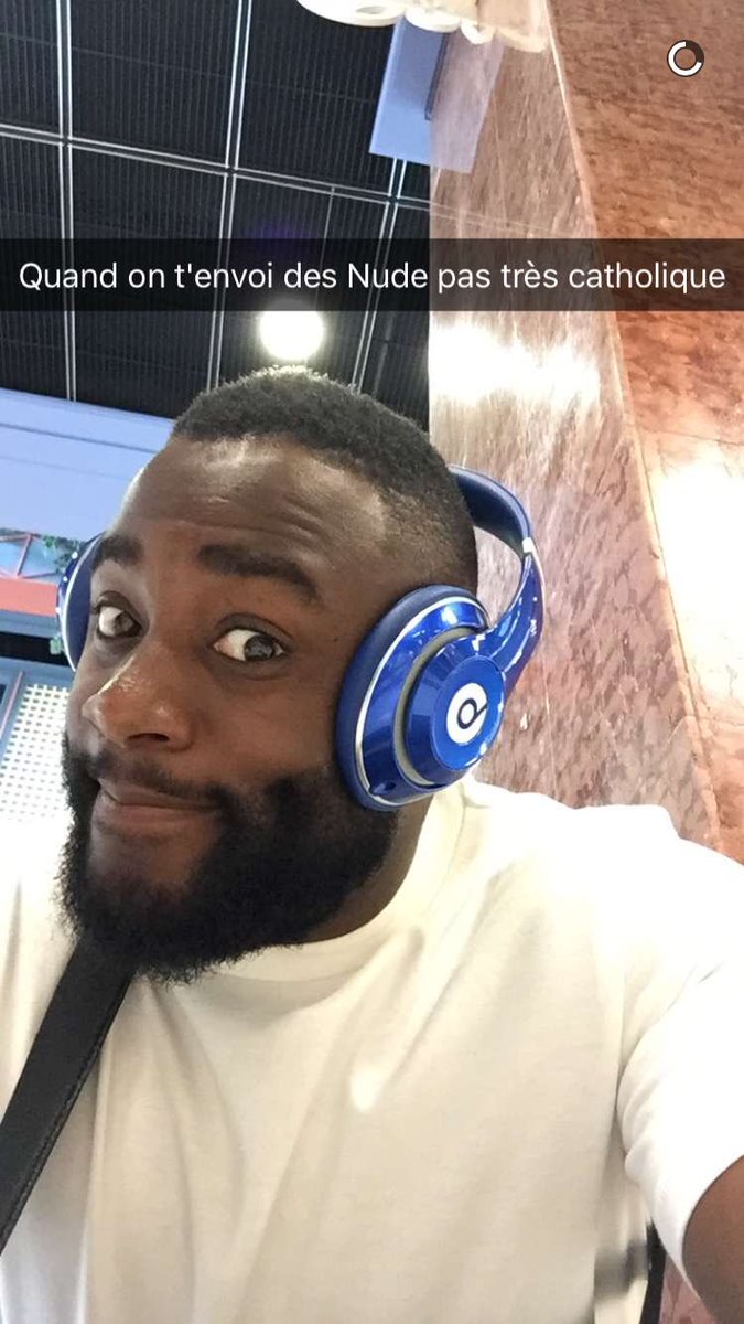 Ari_Touboul's tweet photo. mdrrrr il m'a tué de rire ce fou c'est un ouf @GRADIDUR sur snap https://t.co/x3nXA6ebxq