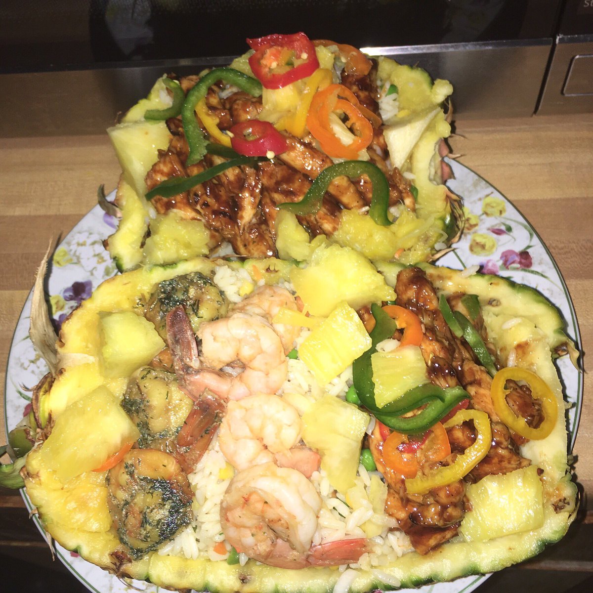 Chef_Luda's tweet photo. Loaded pineapples https://t.co/vHu0jynci6