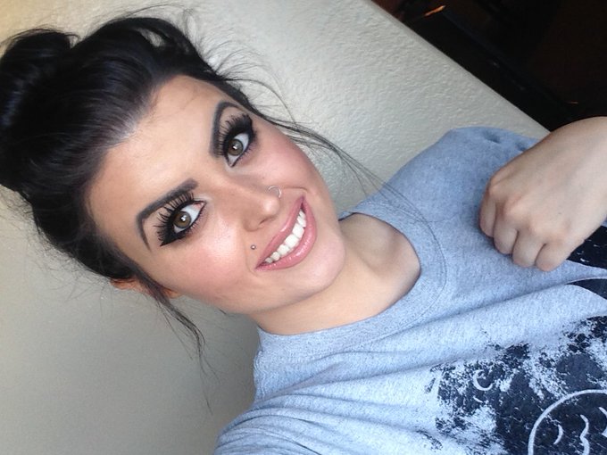 one of my fav selfies that i never posted anywhere tho 🙄😛 by @The_CharlotteXO - https://t.co/rCJrZaXV3F<a href="/tag/liveonstreamate"class="tags"><span>#liveonstreamate</span></a><a href="/tag/bbw"class="tags"><span>#bbw</span></a><a href="/tag/bigboobs"class="tags"><span>#bigboobs</span></a>