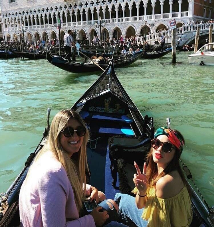 mitiernaespos's tweet photo. Roma, Florencia, Venecia...eligió las ciudades italianas mas lindas😍🙏 #MtvPopLali #MTVMiaw https://t.co/bbqsZxH4lR