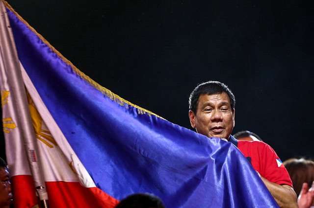 phvote's tweet photo. Rodrigo Duterte at miting de avance: It will be one Filipino nation https://t.co/2SddCrqKJS #PHVote https://t.co/dswj5ZoXLT