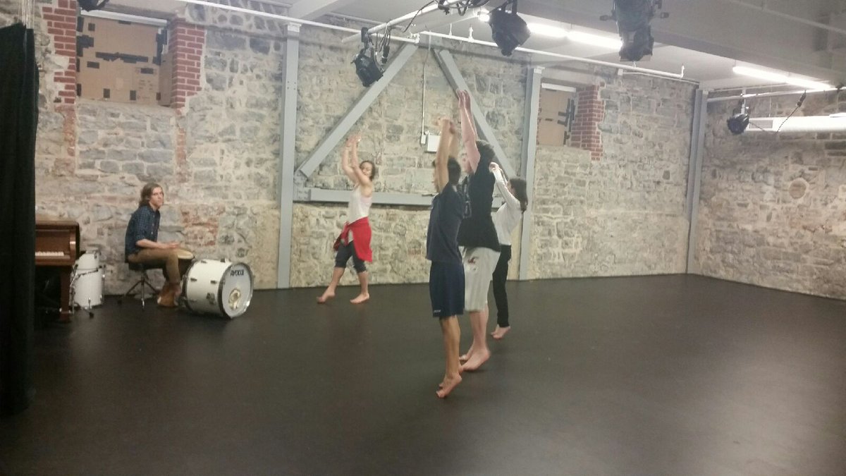juvenisfest's tweet photo. A modern dance workshop gets intense as our final workshops come to an end #youthweekcanada #juvy2016 https://t.co/WyDce02qiR