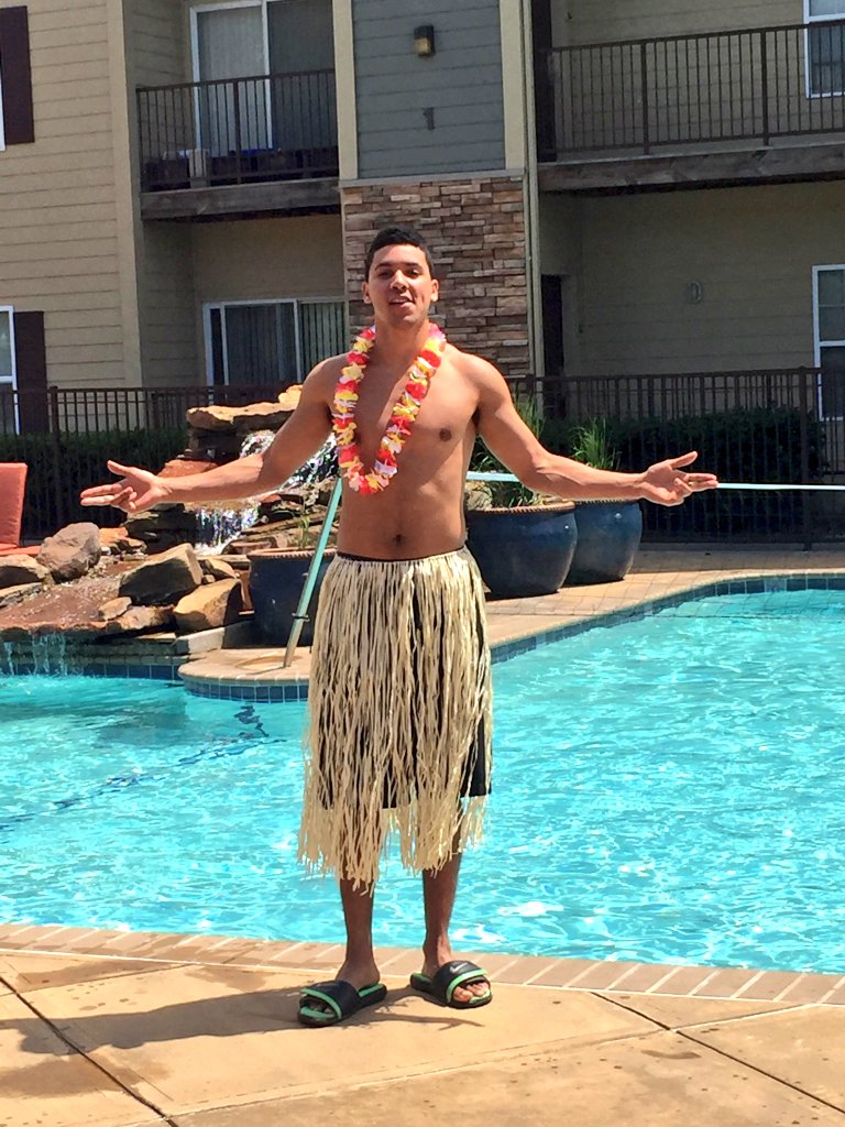 FlatsatNorman's tweet photo. @kaelan_moss looking good in the lei. Come out for some fun under the sun. #ReserveLife #PoolBash ๐ฅ๐ https://t.co/X4wfWx1jPl