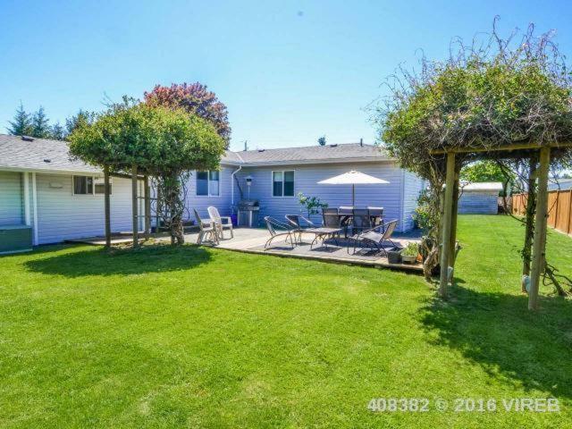 ARivett6's tweet photo. @GoCampbellRiver #crrealestate!Great rancher #WillowPoint. Lovely updated kitchen,skr tub,3 bds, big yard&rv parking https://t.co/wbPbEpXxM9