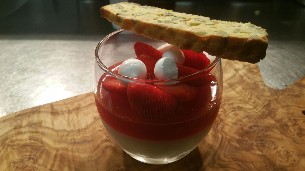 avocaireland's tweet photo. Wexford Strawberry &amp; Vanilla Panna Cotta. And new @SaltAvoca Dinner Menu:  https://t.co/wStg2UVUjQ #nomnom https://t.co/l2eyV3tbcA