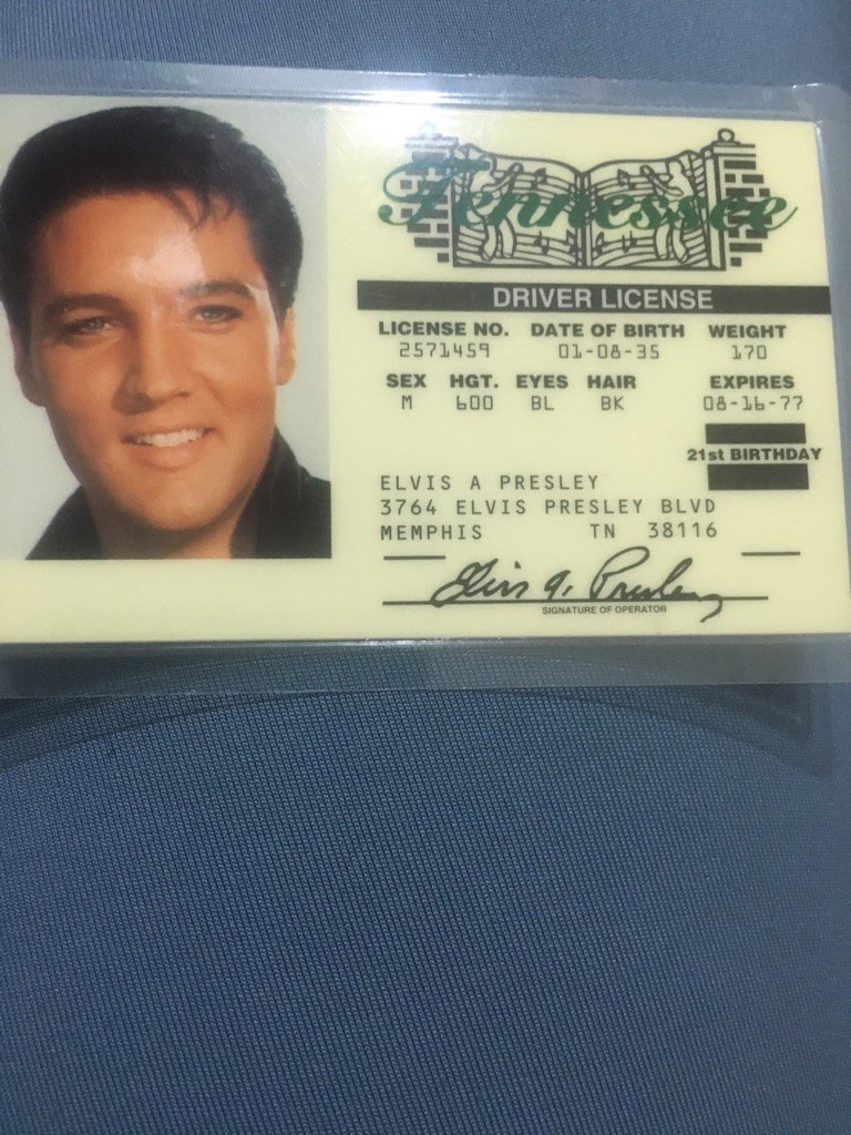 EBurdiel's tweet image. Souvenir of a copy of Elvis Presley Driver License. I wonder how much would it cost?