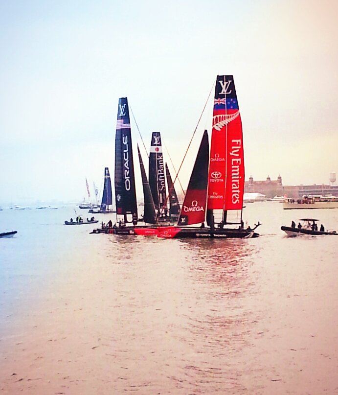 Go #OracleTeamUSA ~ #AmericasCup in @downtownNYC! ♡ #LVACWSNY @Brookfieldplny @lmhq_NYC @iceculinary @mr_codemonkey