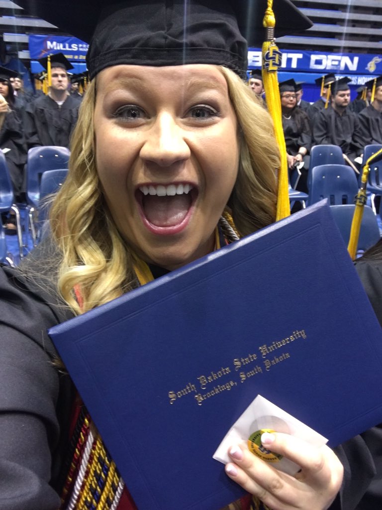 madeye_kerr's tweet photo. 5 years later.... #sdstate16 https://t.co/AjpTiZ9i7Q