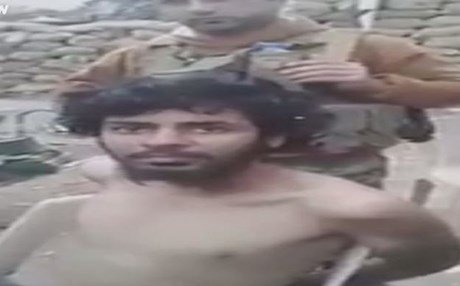 بەڤیدیۆ.. دیلێكی #داعش لەژێر دەستی #پێشمەرگە دا

rudaw.net/NewsDetails.as…