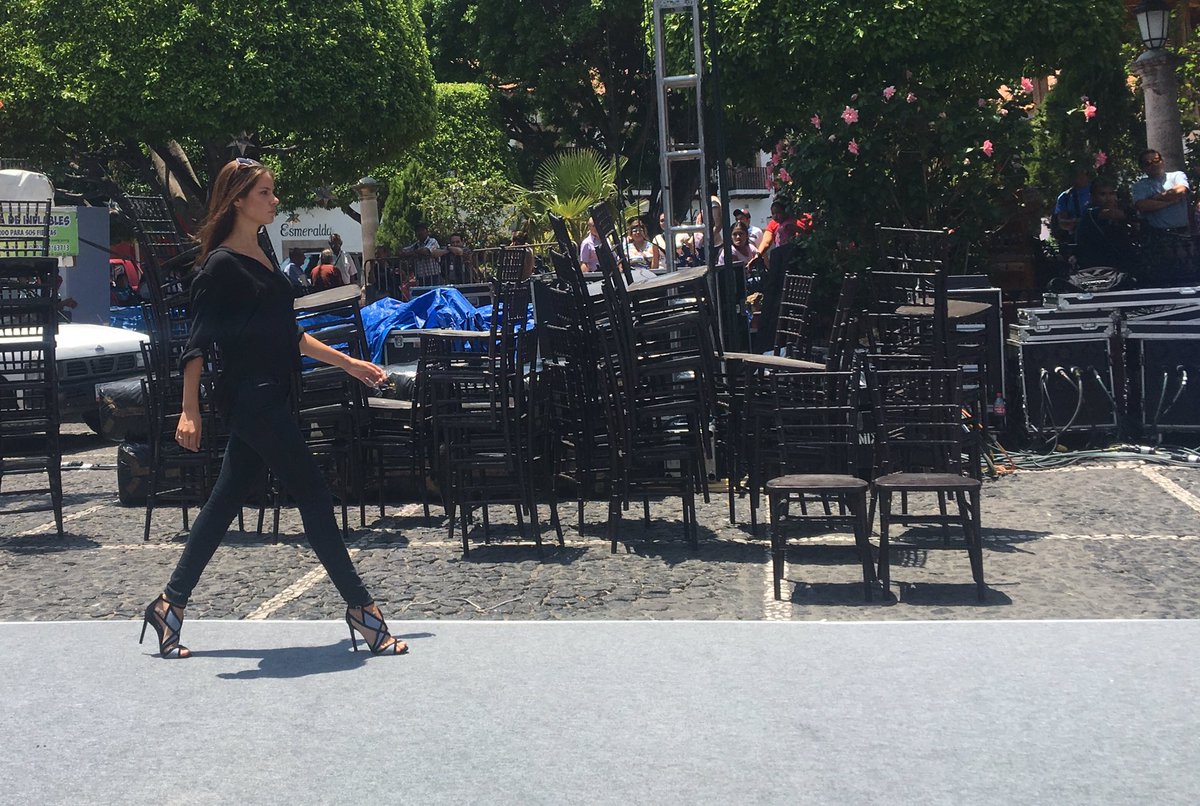 FashionTimeMx's tweet photo. ¡Solo faltan 4 horas! Ensayo #NOOKGuerrero #NOOKTaxco #VisitaTaxco @NookMexico @SaraGalindoo https://t.co/aXRNQpKrYB