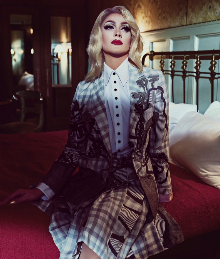 ODDAmagazine's tweet photo. @pearliaison for ODDA 10 Tributes by #KinyaOta wearing @ThomBrowneNY ! #Gender at #ODDAtributes #ODDAmagazine https://t.co/o9ksJxrNnx
