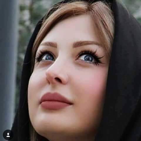 يل منعسل  مخلوق  وبنكهة   ألهيل 
ودي آنه أعظ أشفاك وبهيده  مو حيل