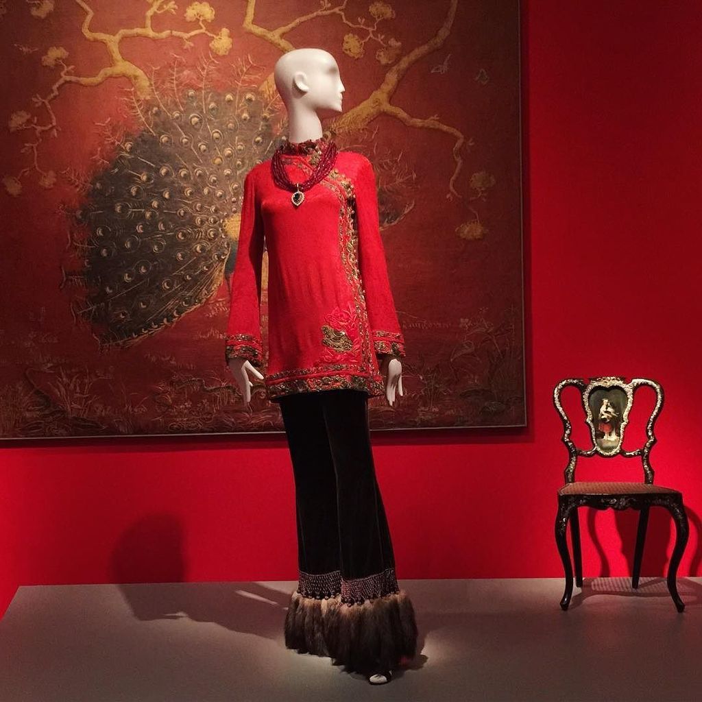 From the #NanKempner collection, #OscardelaRenta for #PierreBalmain, 1999.