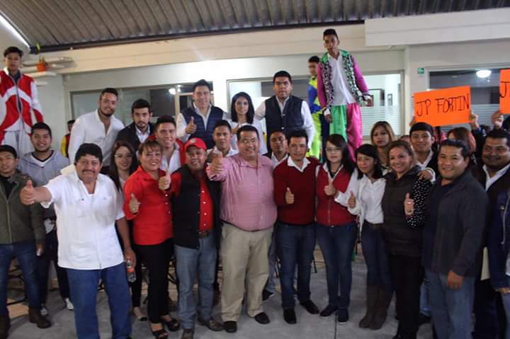 Red_JPVeracruz's tweet photo. Gran trabajo de @Dist_JpOrizaba, con mucha dedicación y entusiasmo escribimos la historia de #UnNuevoVeracruz https://t.co/I709bhuZ0o