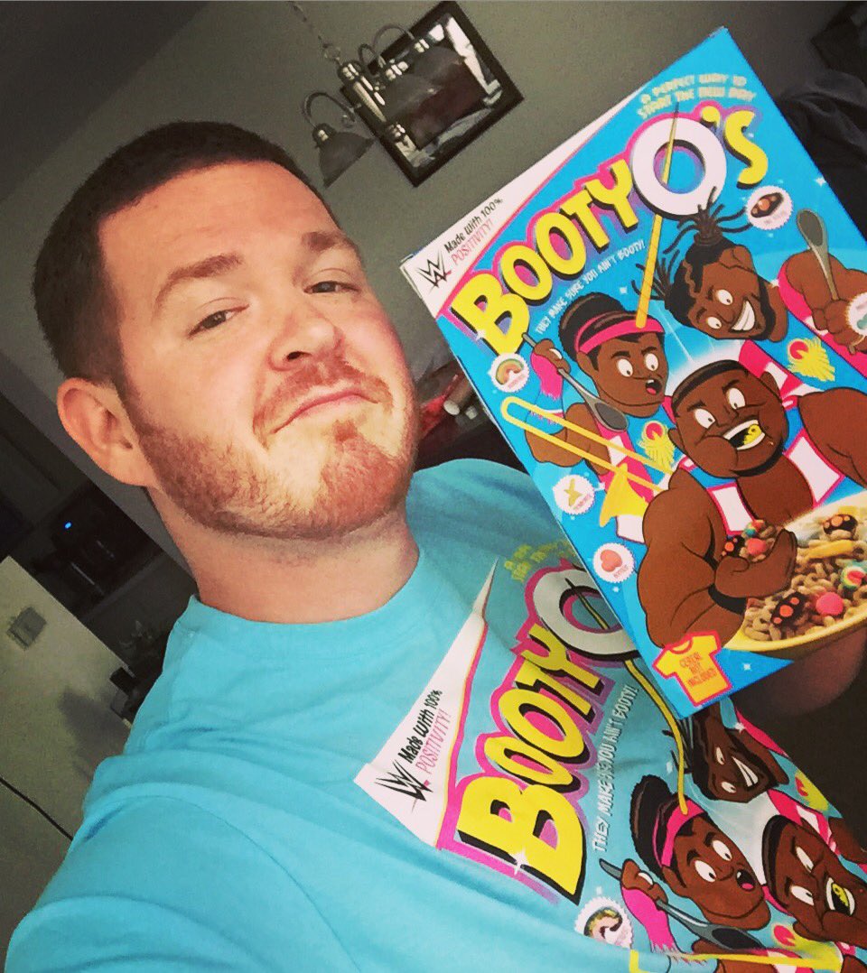 HeelChrome's tweet photo. Making sure that I'm ain't booty! @WWEBigE @TrueKofi @XavierWoodsPhD @WWE #Bootios #NewDayRocks #PowerOfPositivity https://t.co/pr5pIUGDSG