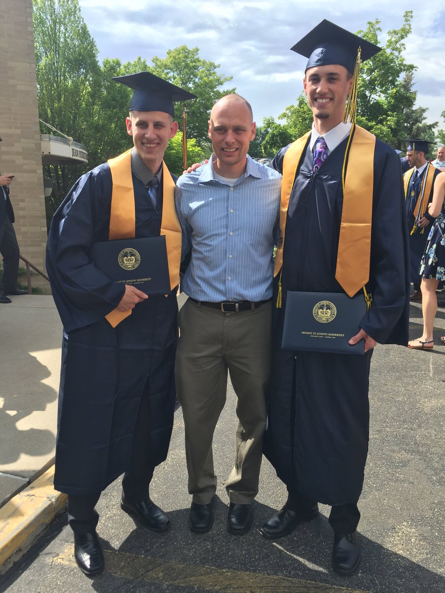 MSJmensVball's tweet photo. 2016 grads Alex Vohland (business) and Cesar Trigo de Serrano (history). Awesome.#MSJGrad2016 @themount https://t.co/ndoSR5v3Dl