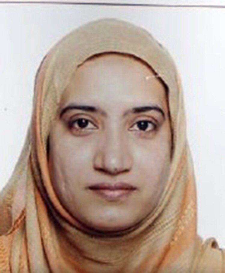 cristinalaila1's tweet photo. #PeopleAreTiredOf this look! I'm so sick of this look! This is America! We don't wear slave covers here! #BanIslam https://t.co/bL4rT3JUUK