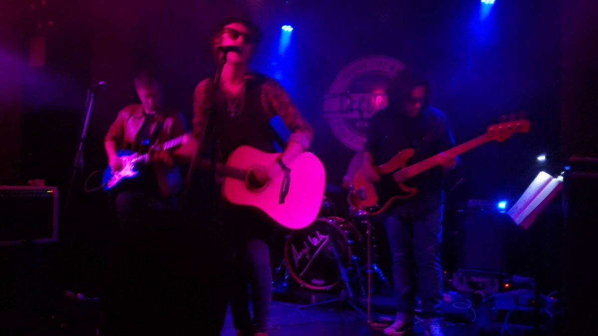 En #LaCocinaBarRock diiisfrutando de <a href="/PaulyAsuntoC/">Paul y AC</a> #TuVentanaCultural