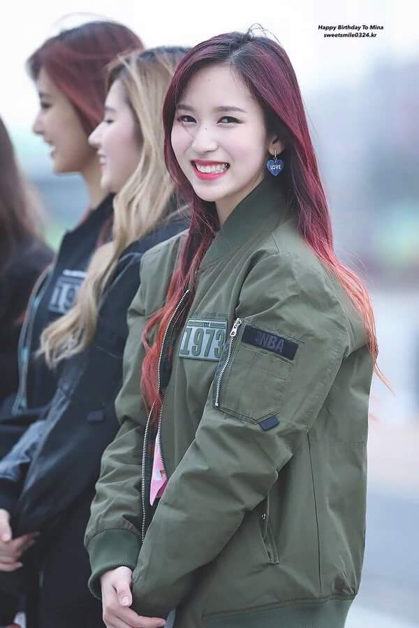MinaringMyBell's tweet photo. My weakness. Myoui Mina's gummy smile 😍😍😍💘💘💘 https://t.co/jObIOC5mLj