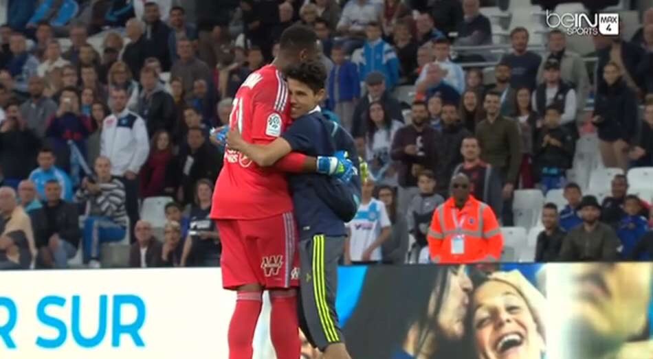 DarkTieu's tweet photo. Victoire poussive... Mais ce qu'il faut retenir, c'est ca : #MerciMandanda #IlFenomeno #OMSDR https://t.co/61dSHsUNl9