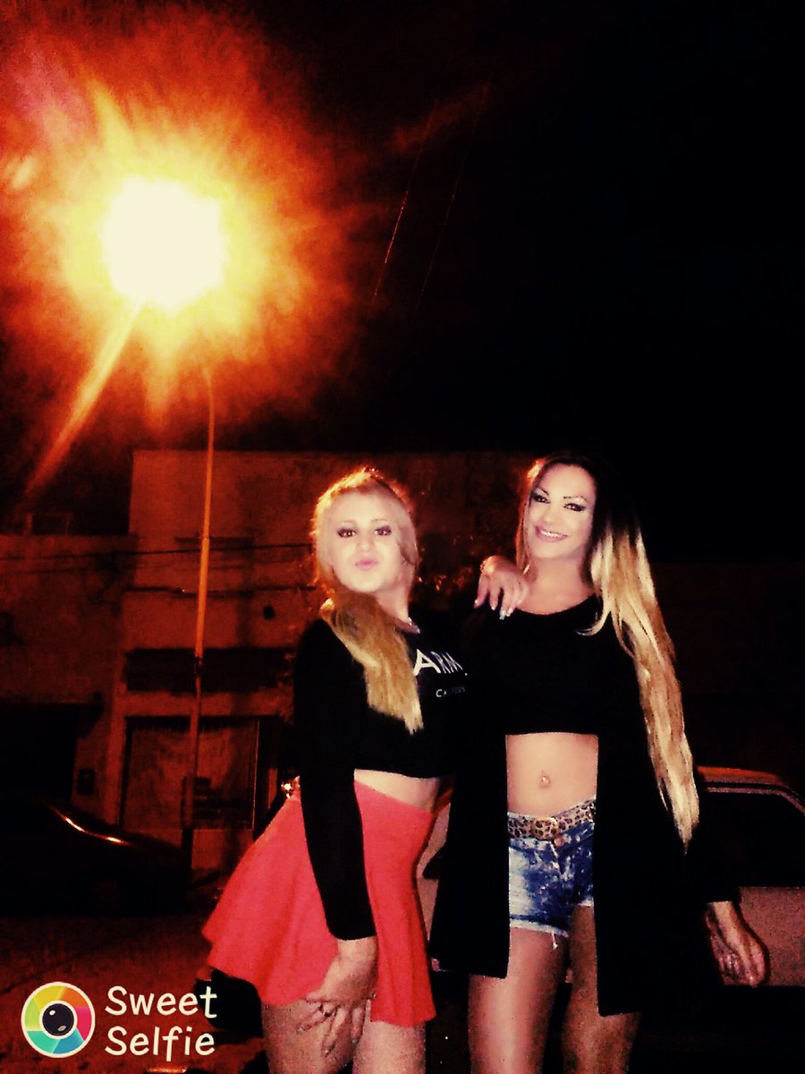 vikibuzzo's tweet image. Que linda noche chaca explotado 😘😘