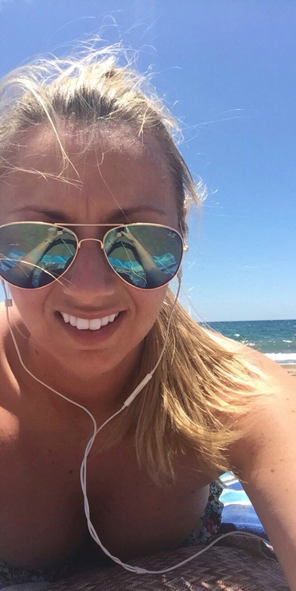 ChelseaDrury's tweet photo. Last day on the beach 🏝 #Lanzarote https://t.co/9ZCJvb560D