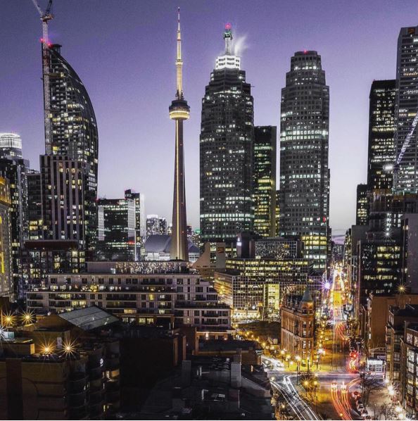 Canada's tweet photo. Gorgeous view of Toronto at night! A great city to enjoy Canada’s nightlife! @SeeTorontoNow Photo: @alexstelma https://t.co/sxSltKuyqz