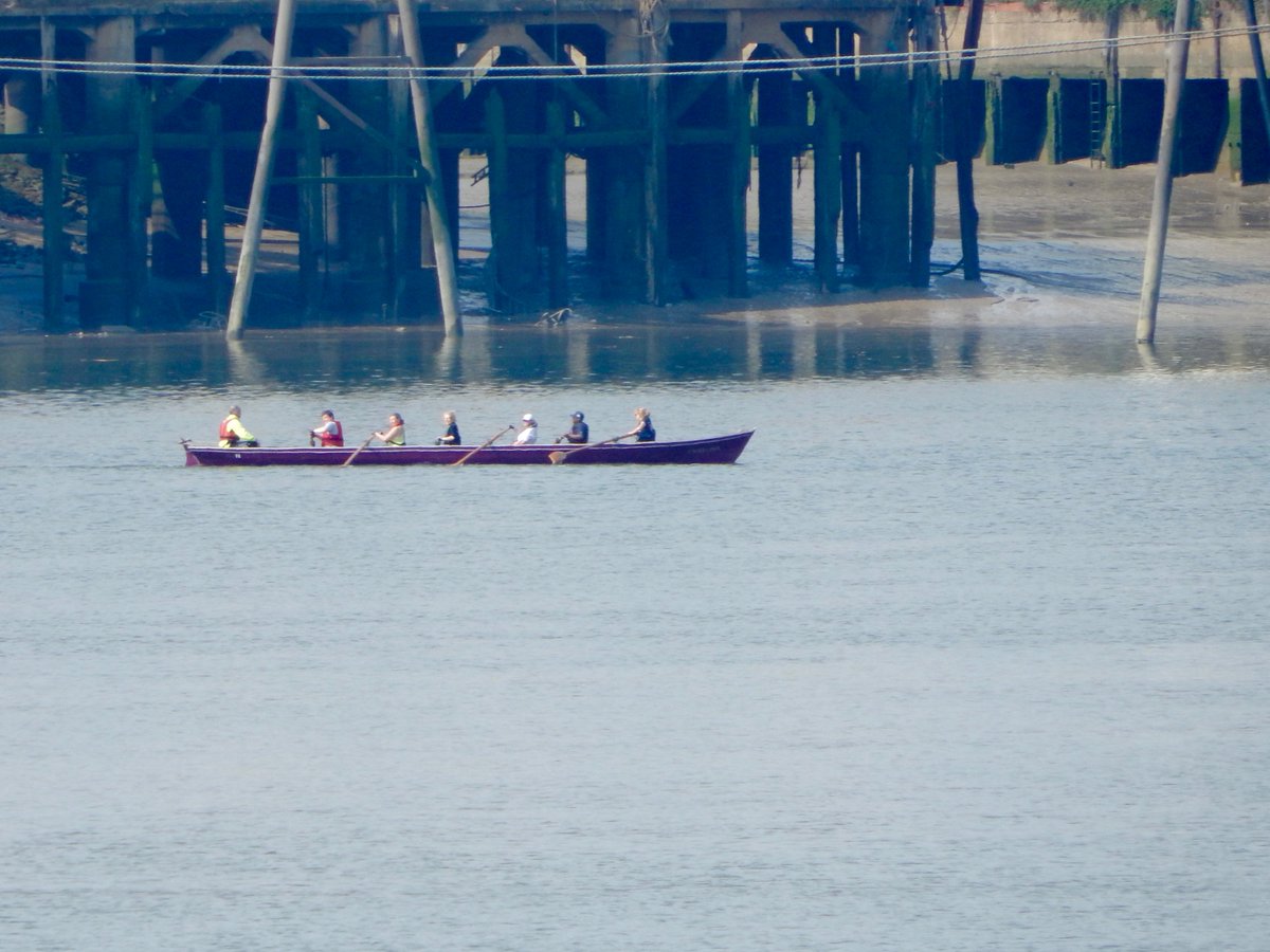 thameswatch's tweet photo. Early morning rowers on the Thames this morning @LondonPortAuth #rowing #thames https://t.co/YKncZ3yzAT