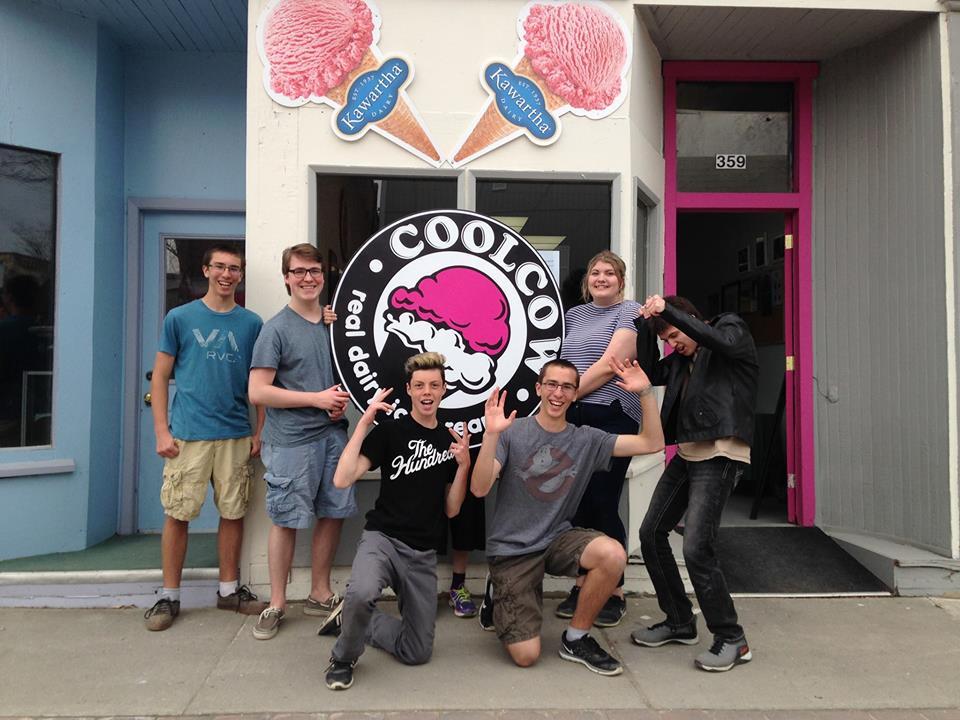 BarbinBrock's tweet photo. The new staff at Cool Cow, 359 Simcoe St Beaverton!  Social Enterprise Extraordinaire! https://t.co/Wf4K1vFes5