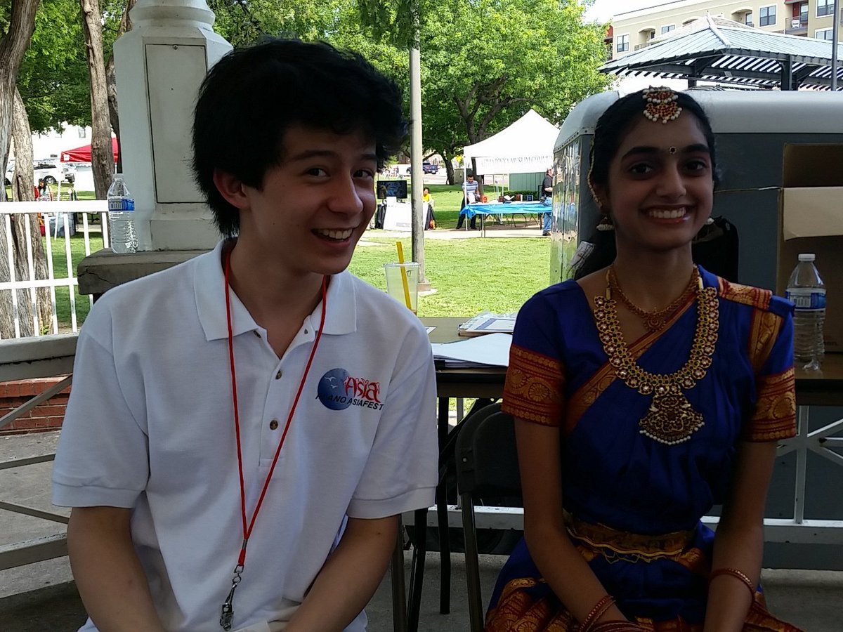 SamShin102's tweet photo. Backstage at AsiaFest with a performer!! @PlanoAsiaFest #planoasiafest16 https://t.co/eRoxwbuOty