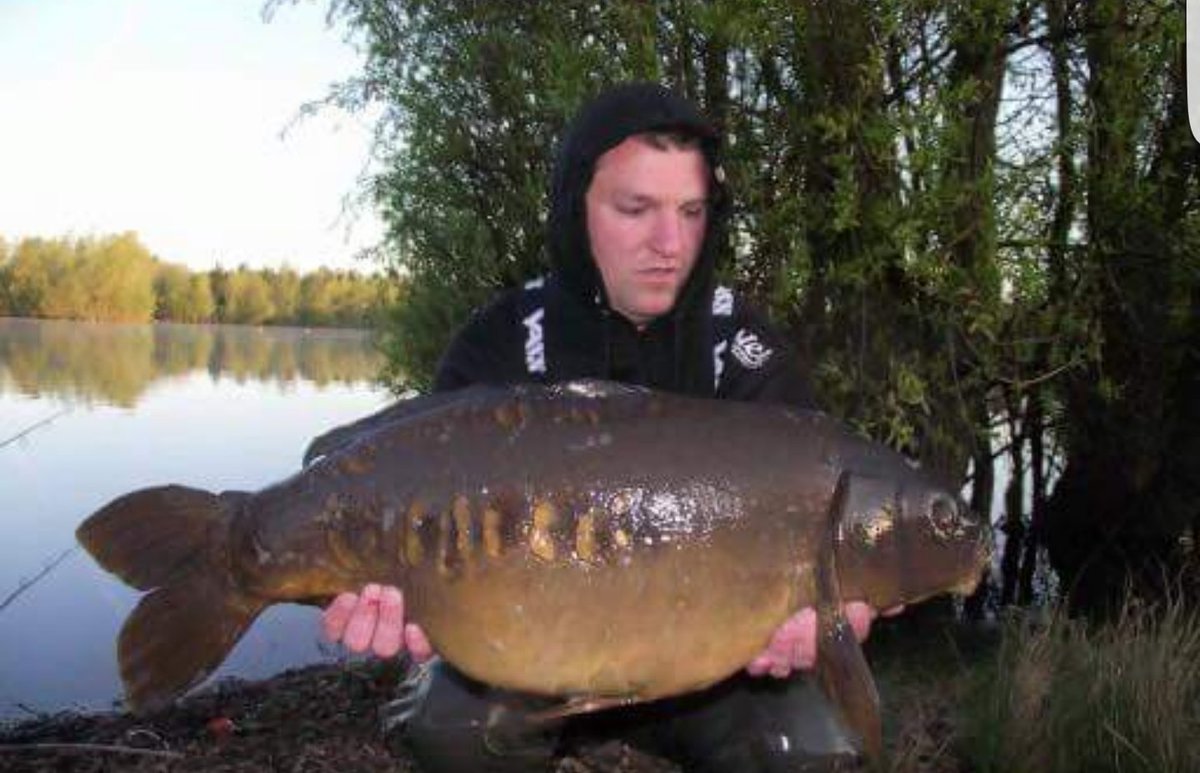 DusterBaits's tweet photo. Team member Stuart having some proper warriors biggest being 32.4 #Nuttrix @Carpwatch @AdvancedCarpMag @TotalCarpMag https://t.co/jG7QeWRXQ3