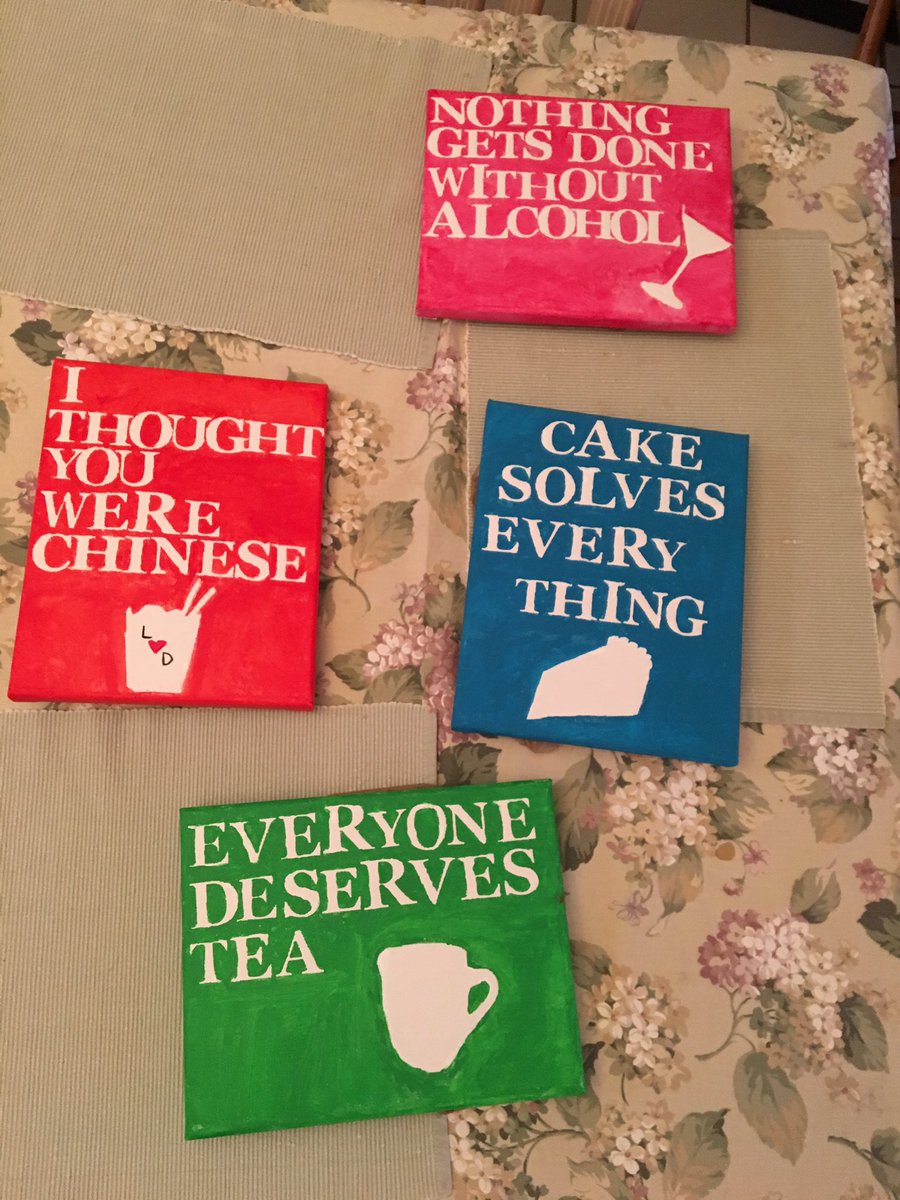 OnlyNikki11's tweet photo. New handmade room decor.What do you guys think? @mkwiles @TheAshleyClem @itslauraspencer @Danielvgordh @thatjuliacho https://t.co/y7HUgceUm1