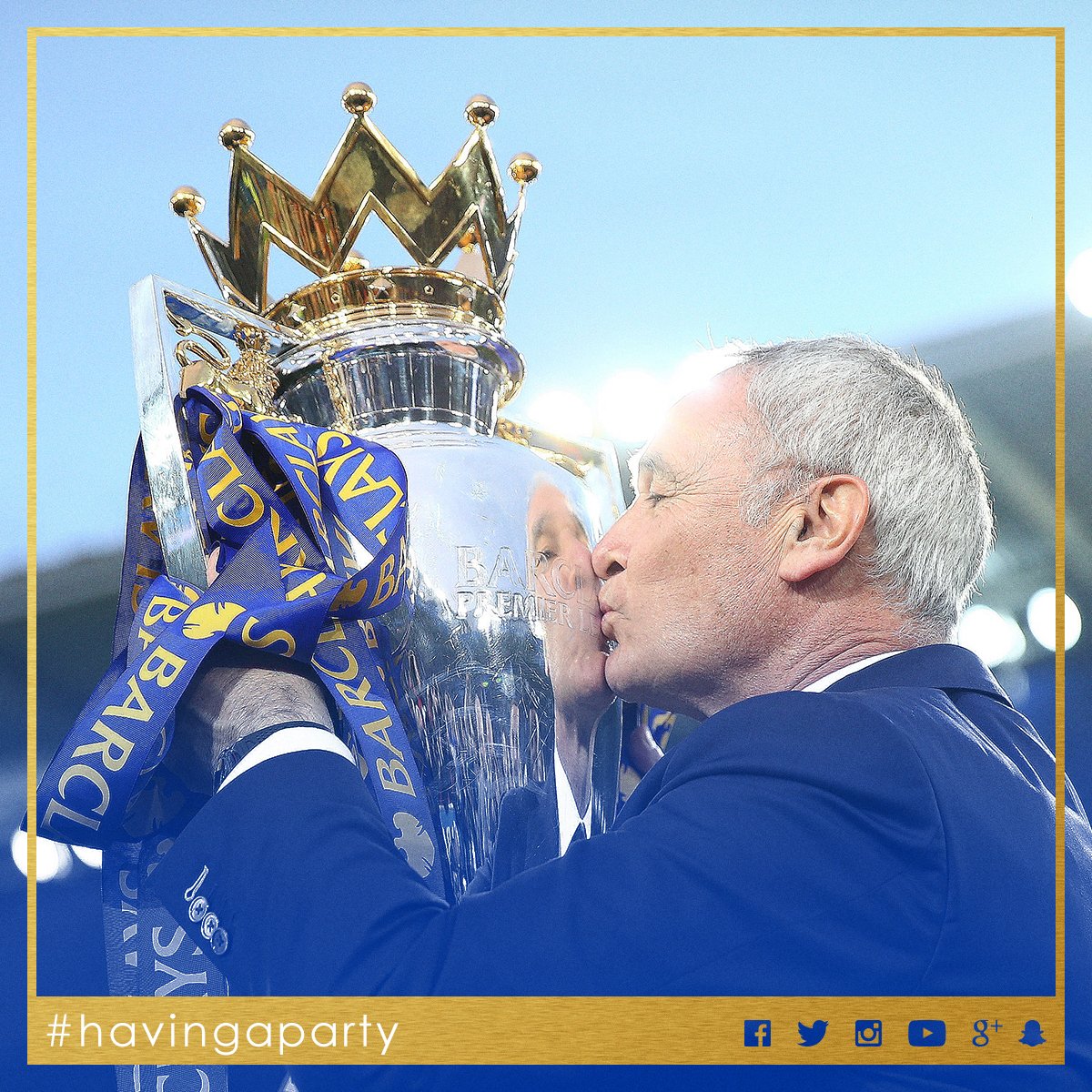 LCFC's tweet photo. 😘🏆 https://t.co/PoxwAYSe7z