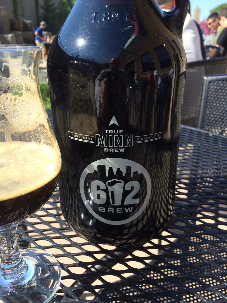 BOBSWANSON_IA's tweet photo. It's so good, had to get some to go! #paybackporter @612Brew https://t.co/Qcfrt8LXvM