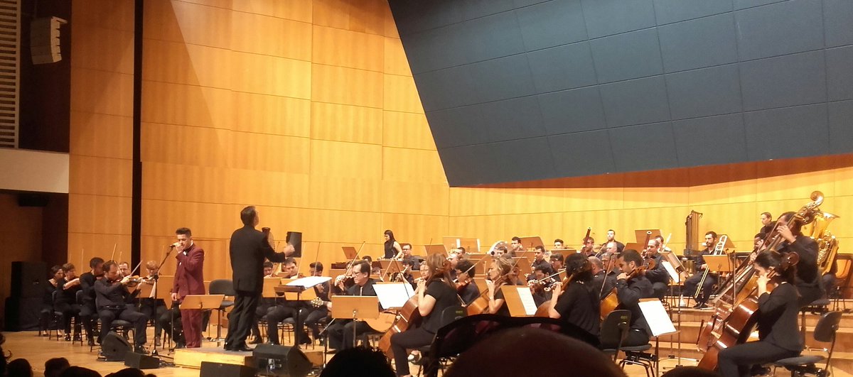 silvi_mou's tweet image. Impresionantemente bonito el concierto de Santiago Auserón y la @OSRMurcia  en el #SOS48