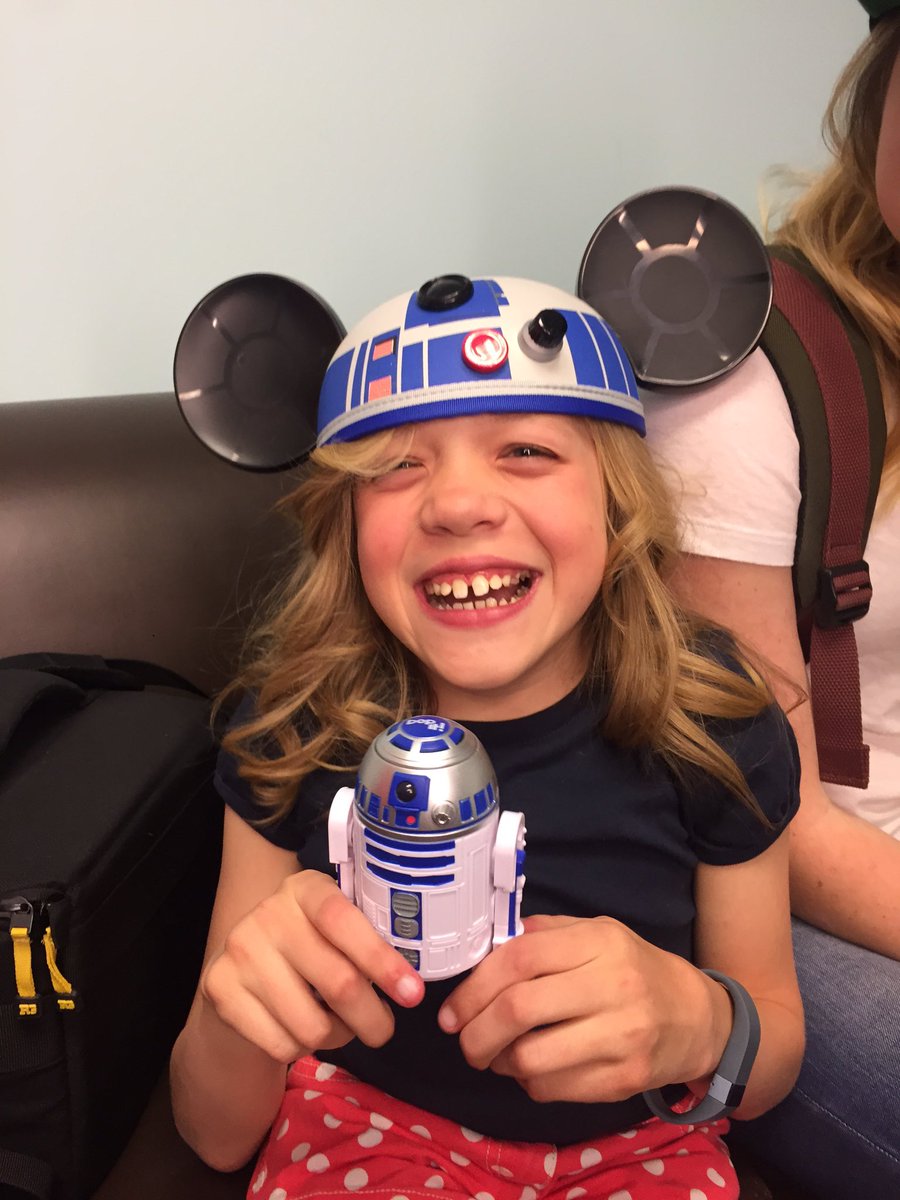 bellaandgeorge1's tweet photo. @HamillHimself Bella says "this is the greatest thing ever, thank you so much" George is waiting for a Millie date! https://t.co/Vixa4gB2YP