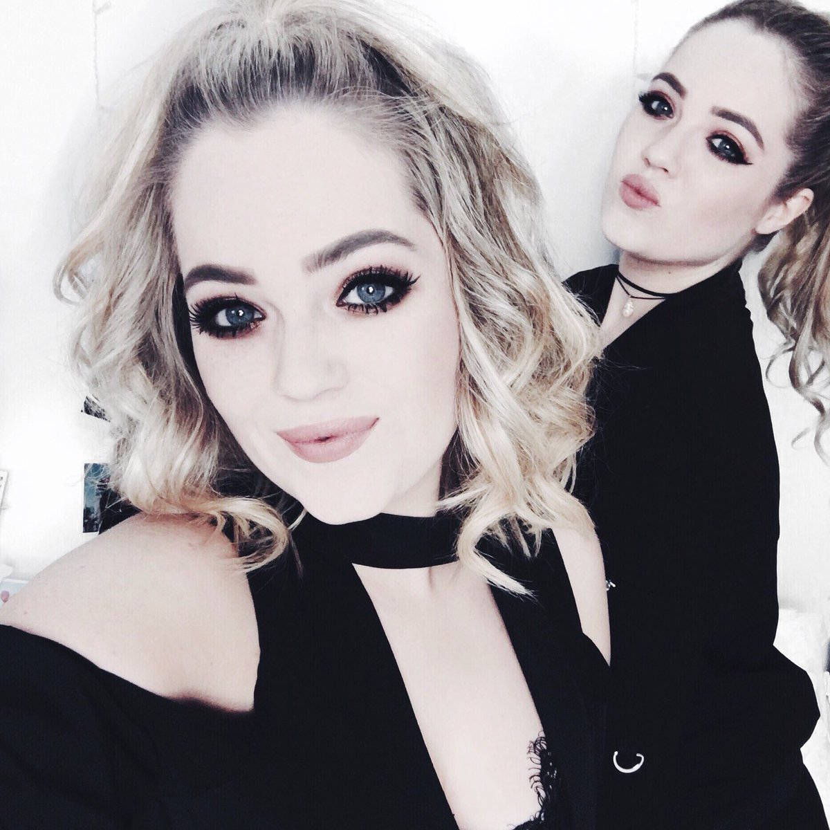 LucyAndLydia's tweet photo. Twinnies! ⭐️ https://t.co/CnjtuKUF5f