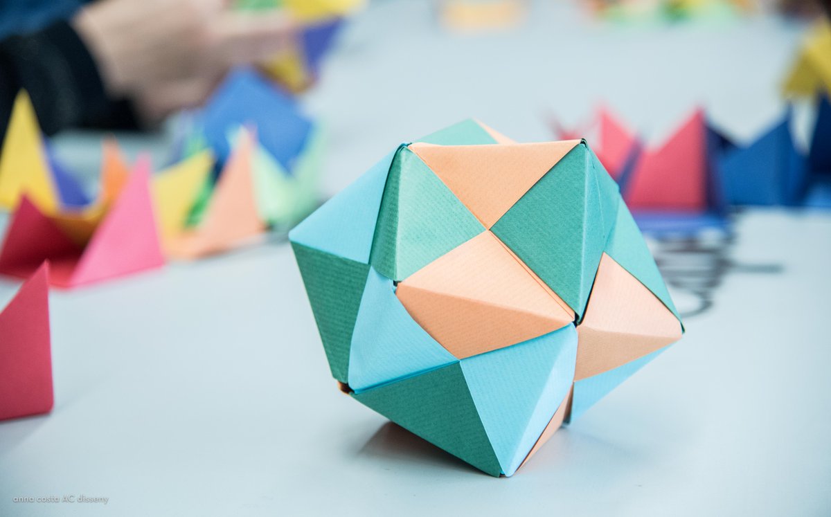 annCost's tweet image. Detalls del PaPerPaPer del @mmp_capellades demà hi tornarem #capellades #paperpaper #acdisseny