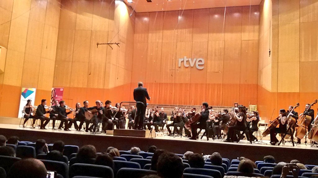 _juanalfonso_'s tweet photo. Entrega de premios y concierto VI Concurso Guitarra Clásica GSD en auditorio @rtve con Ricardo Gallén https://t.co/RtMLjDvhyg