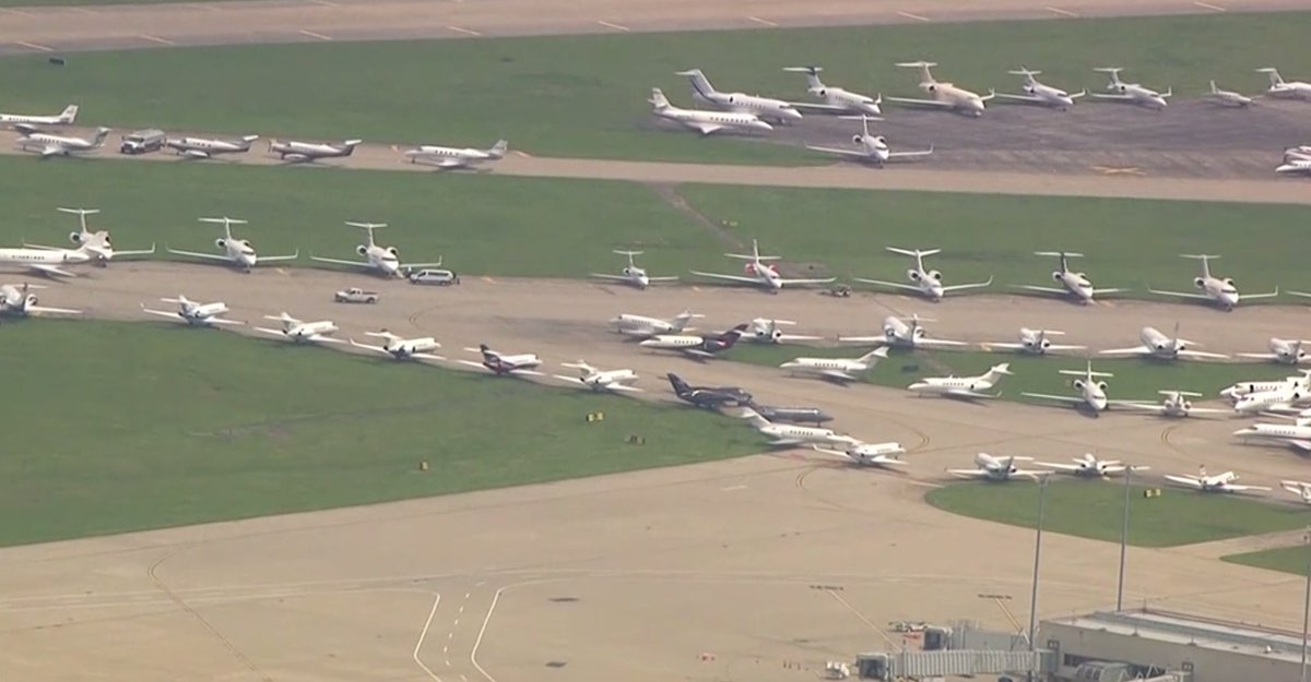 NBCSports's tweet photo. Private jet parking only, please. 

#KentuckyDerby https://t.co/ObFJ02ajqm