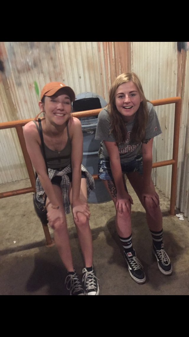 bromosapien_'s tweet photo. Just two gals having a great time #cute #fun #friends #cutefun @pword96 https://t.co/TpmDtGuS3l