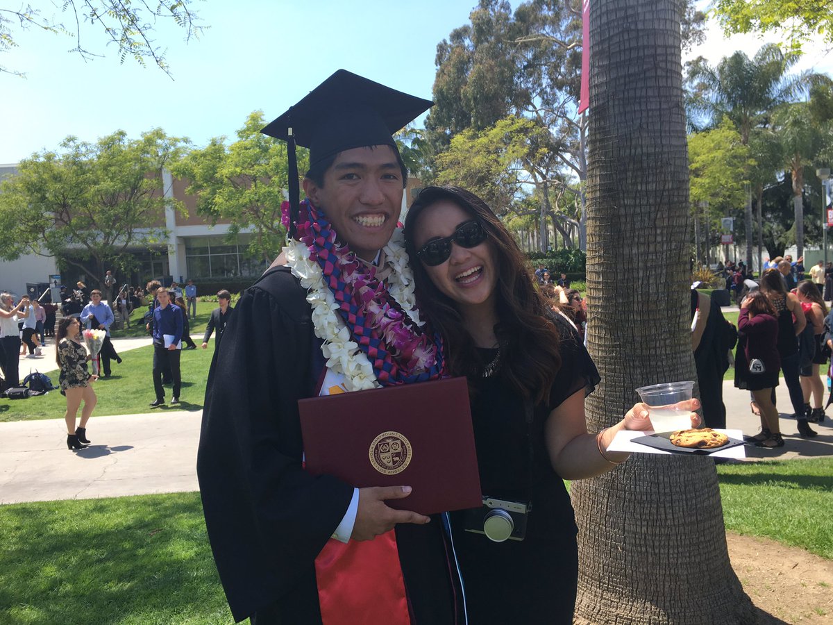 byallysonrae's tweet photo. Congrats! 🎓#LMU2016 https://t.co/TKMp9HtZjF
